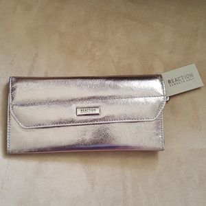 Reaction Kenneth Cole clutch